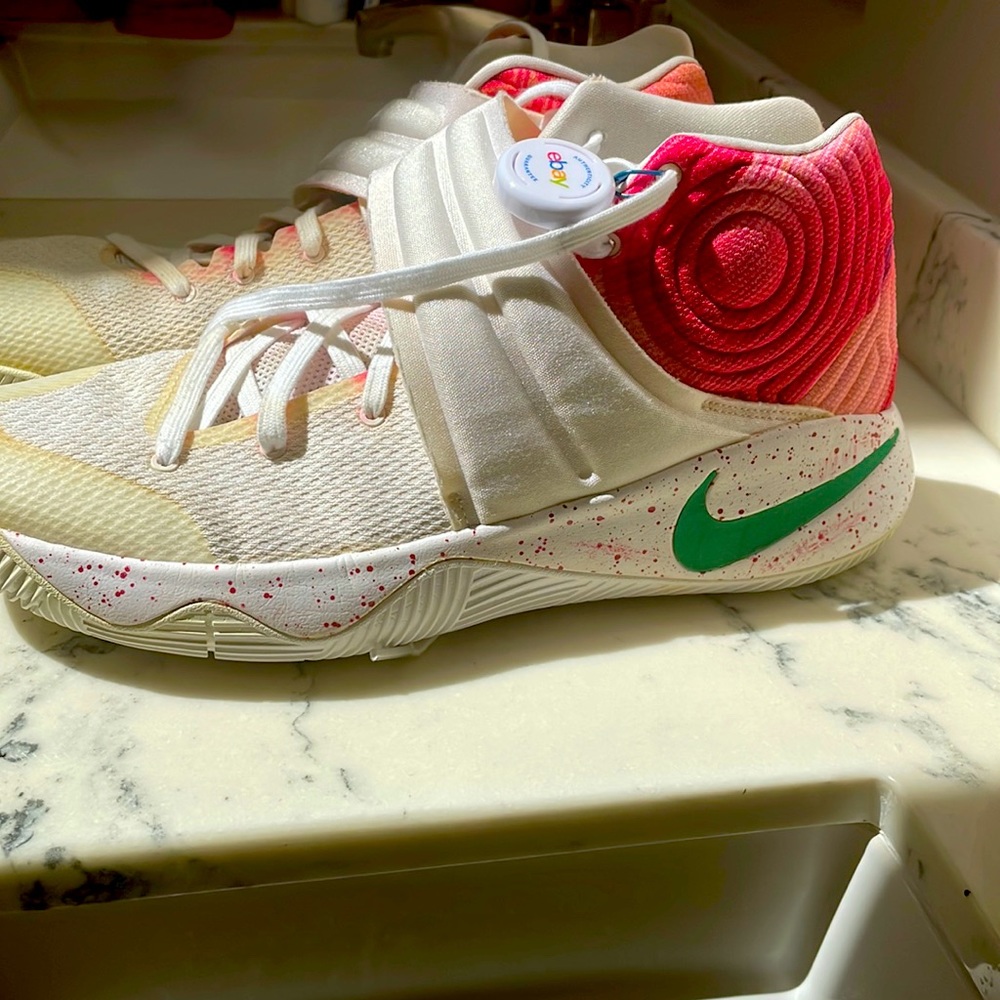 Kyrie 2 Krispy Kreme